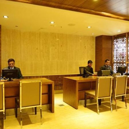 Capital O 9960 Hotel Grand Himayat Haydarabad Dış mekan fotoğraf