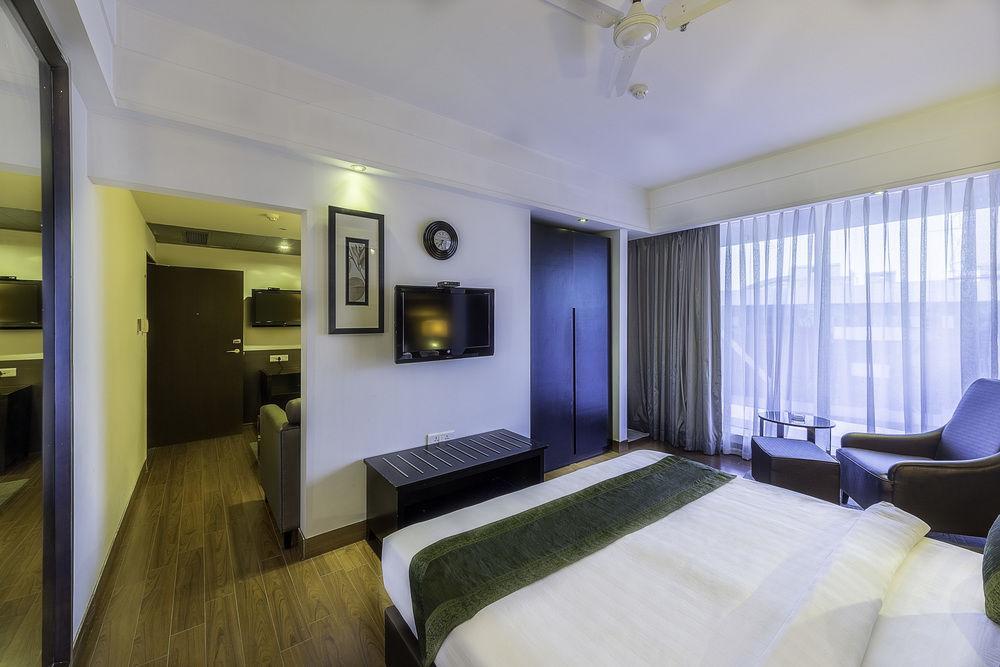Capital O 9960 Hotel Grand Himayat Haydarabad Dış mekan fotoğraf