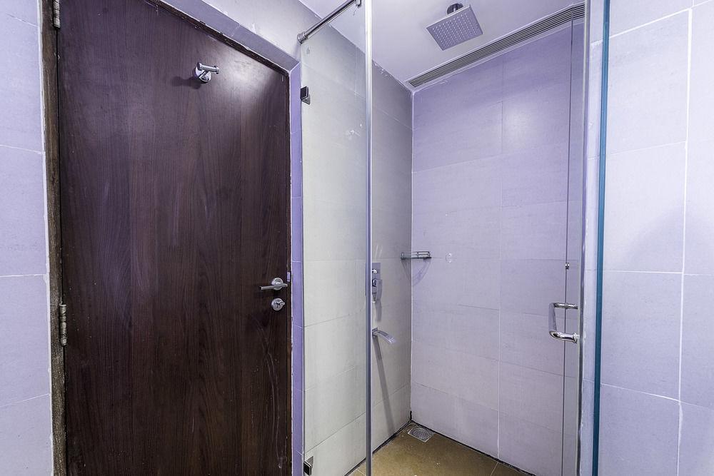 Capital O 9960 Hotel Grand Himayat Haydarabad Dış mekan fotoğraf