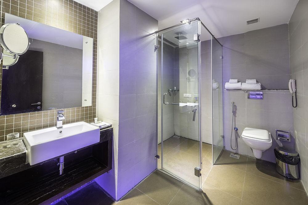 Capital O 9960 Hotel Grand Himayat Haydarabad Dış mekan fotoğraf