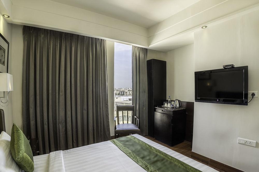 Capital O 9960 Hotel Grand Himayat Haydarabad Dış mekan fotoğraf