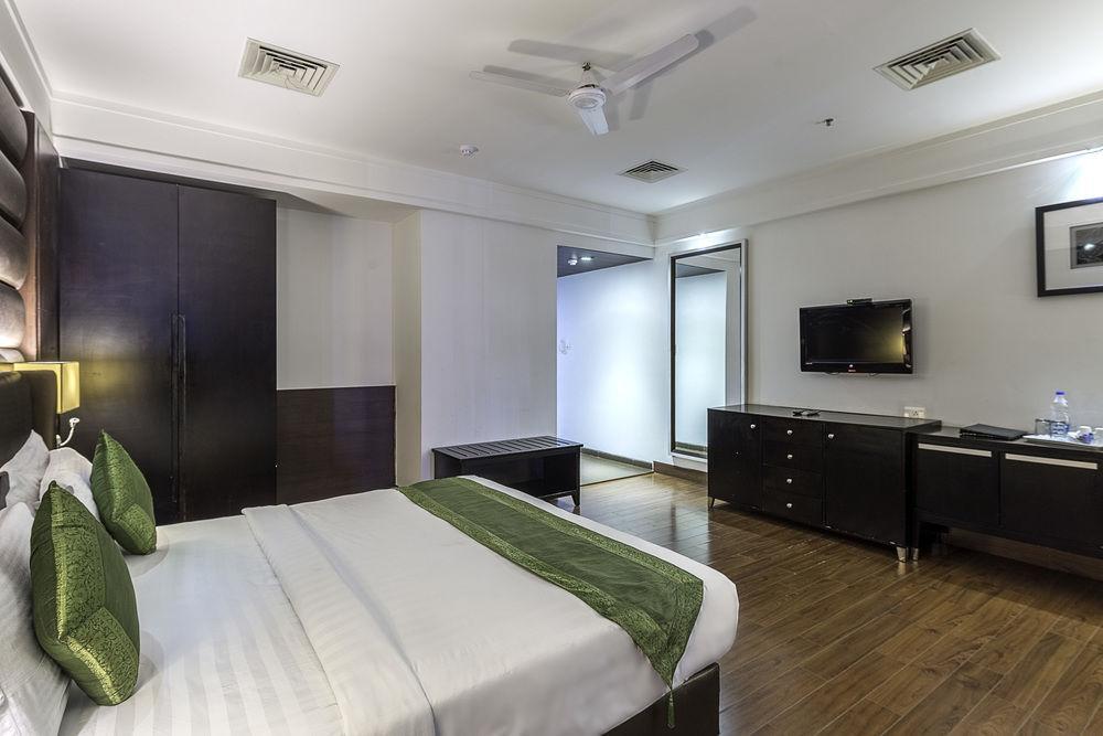 Capital O 9960 Hotel Grand Himayat Haydarabad Dış mekan fotoğraf