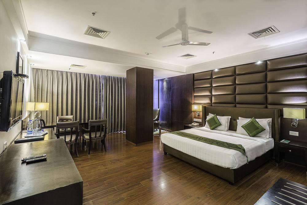 Capital O 9960 Hotel Grand Himayat Haydarabad Dış mekan fotoğraf