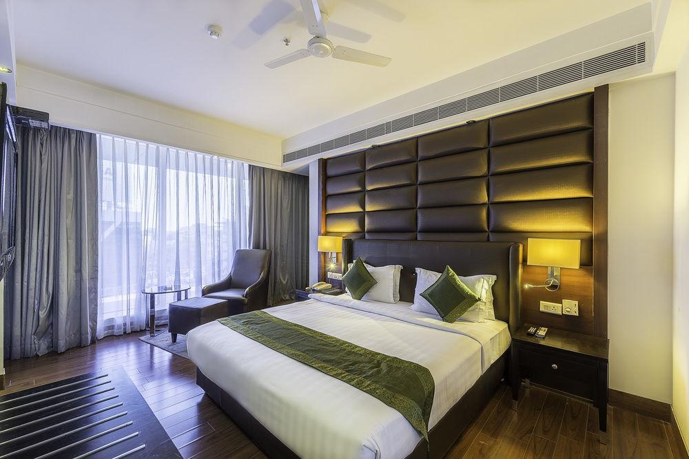 Capital O 9960 Hotel Grand Himayat Haydarabad Dış mekan fotoğraf