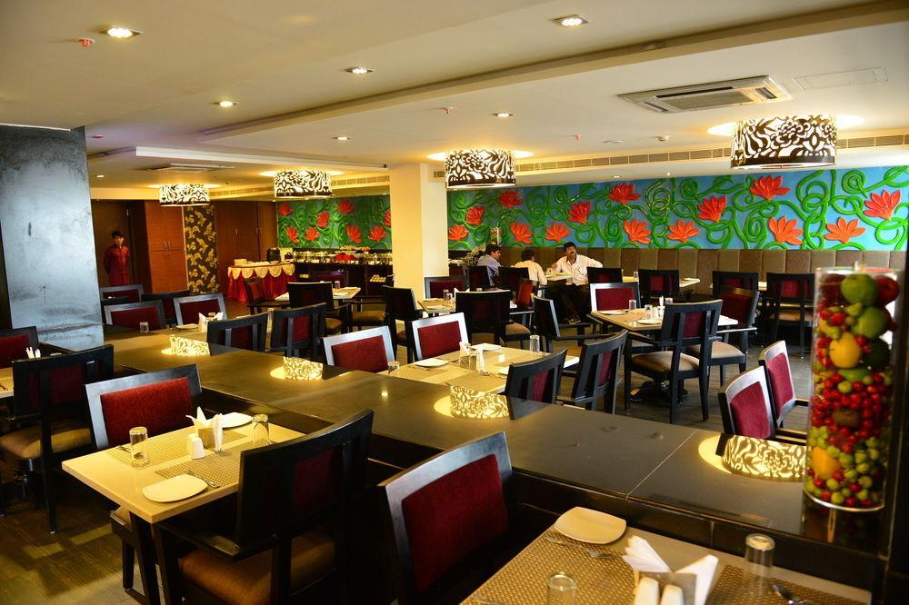 Capital O 9960 Hotel Grand Himayat Haydarabad Dış mekan fotoğraf
