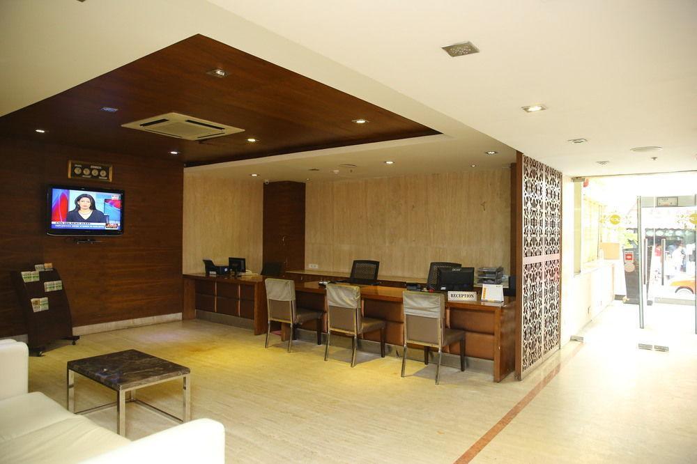 Capital O 9960 Hotel Grand Himayat Haydarabad Dış mekan fotoğraf