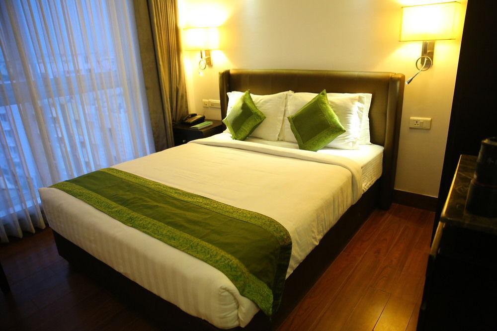 Capital O 9960 Hotel Grand Himayat Haydarabad Dış mekan fotoğraf