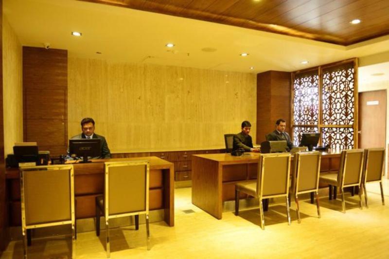 Capital O 9960 Hotel Grand Himayat Haydarabad Dış mekan fotoğraf