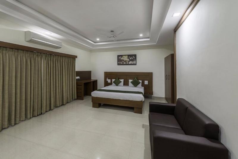 Capital O 9960 Hotel Grand Himayat Haydarabad Dış mekan fotoğraf